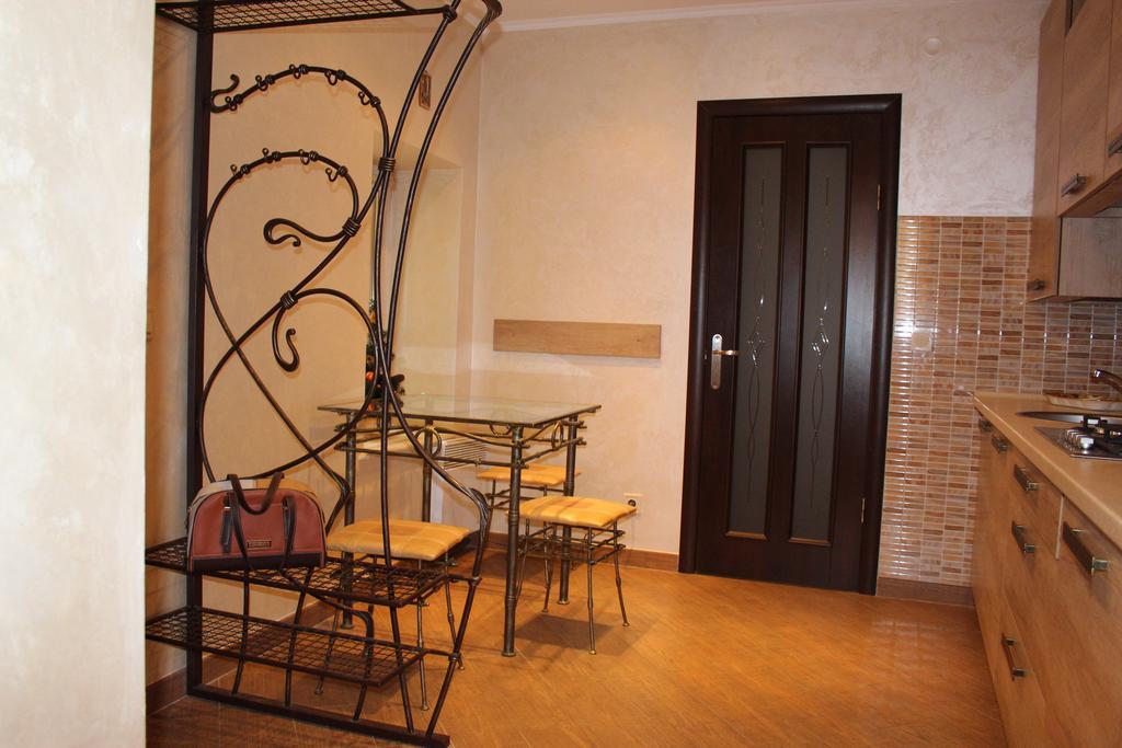 Apartment Roksolana 2 Lemberg Exterior foto